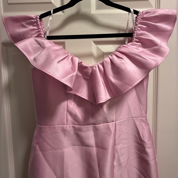 Alfred Sung - Pink Ruffle Off-Shoulder Maxi Dress Gown Size 6R – Style D836 - Picture 6 of 9